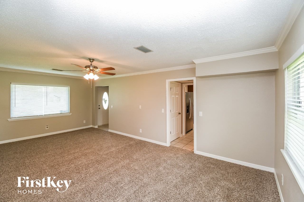 6334 Harlow Blvd - Photo 3 of 15