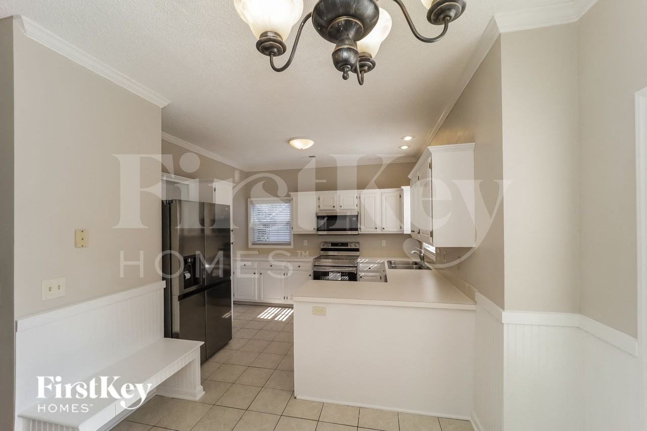 1809 Larkhill Ct - Photo 4 of 15