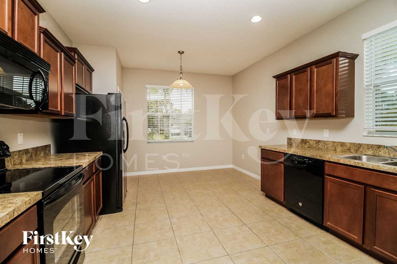 5820 Coquyt Dr - Photo 7 of 15