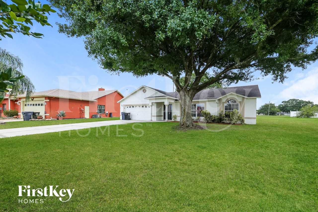 329 Edgewood Ct - Photo 2 of 15