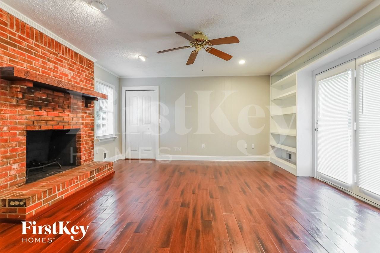2738 N Bogan Rd - Photo 2 of 15