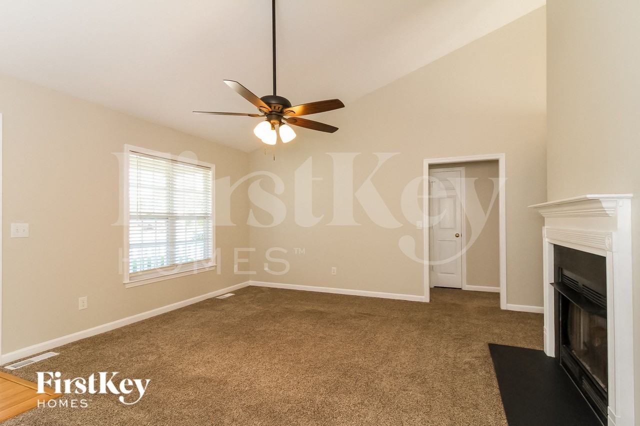 6111 Tory Ct - Photo 3 of 15