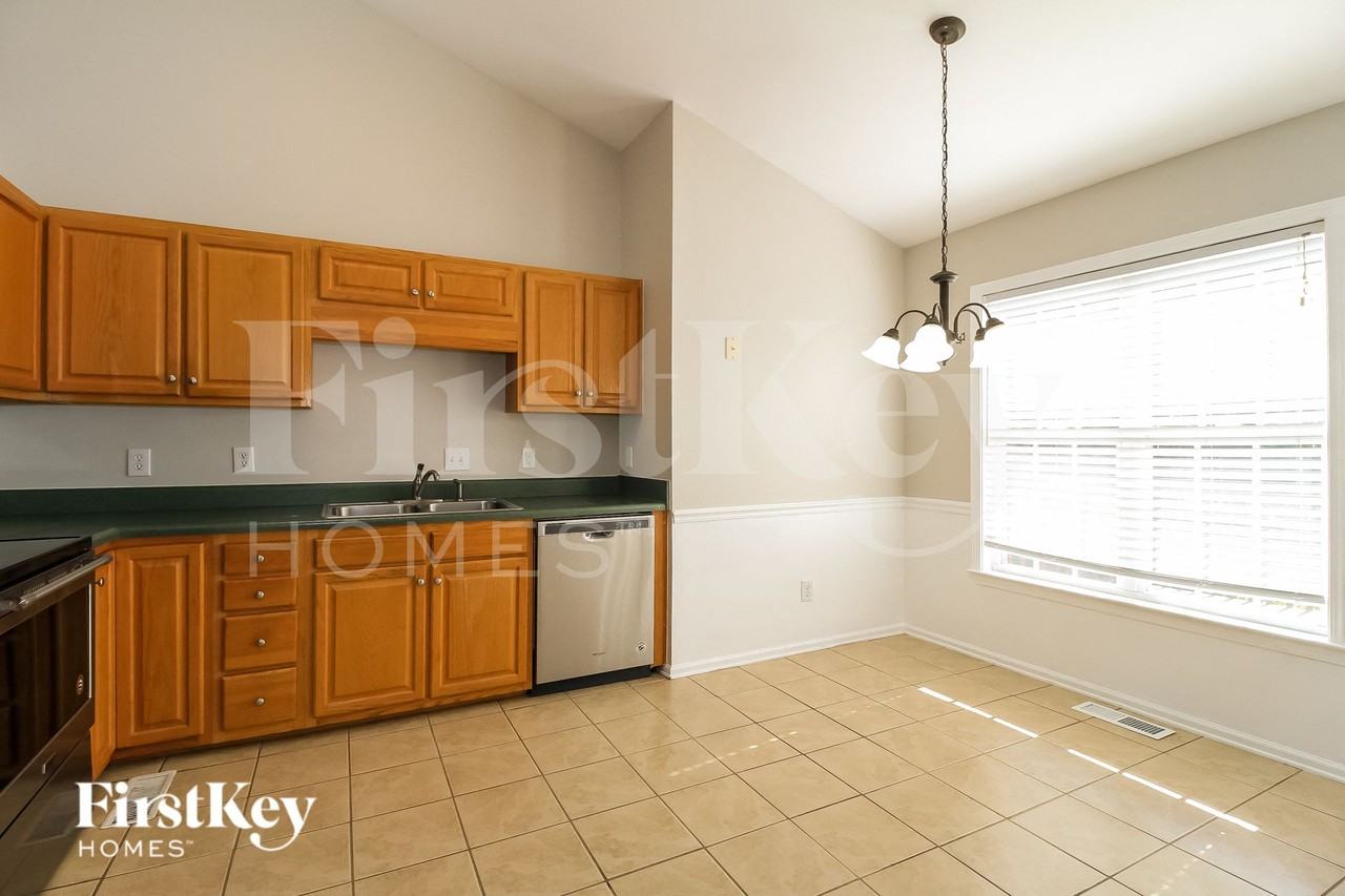 6111 Tory Ct - Photo 6 of 15