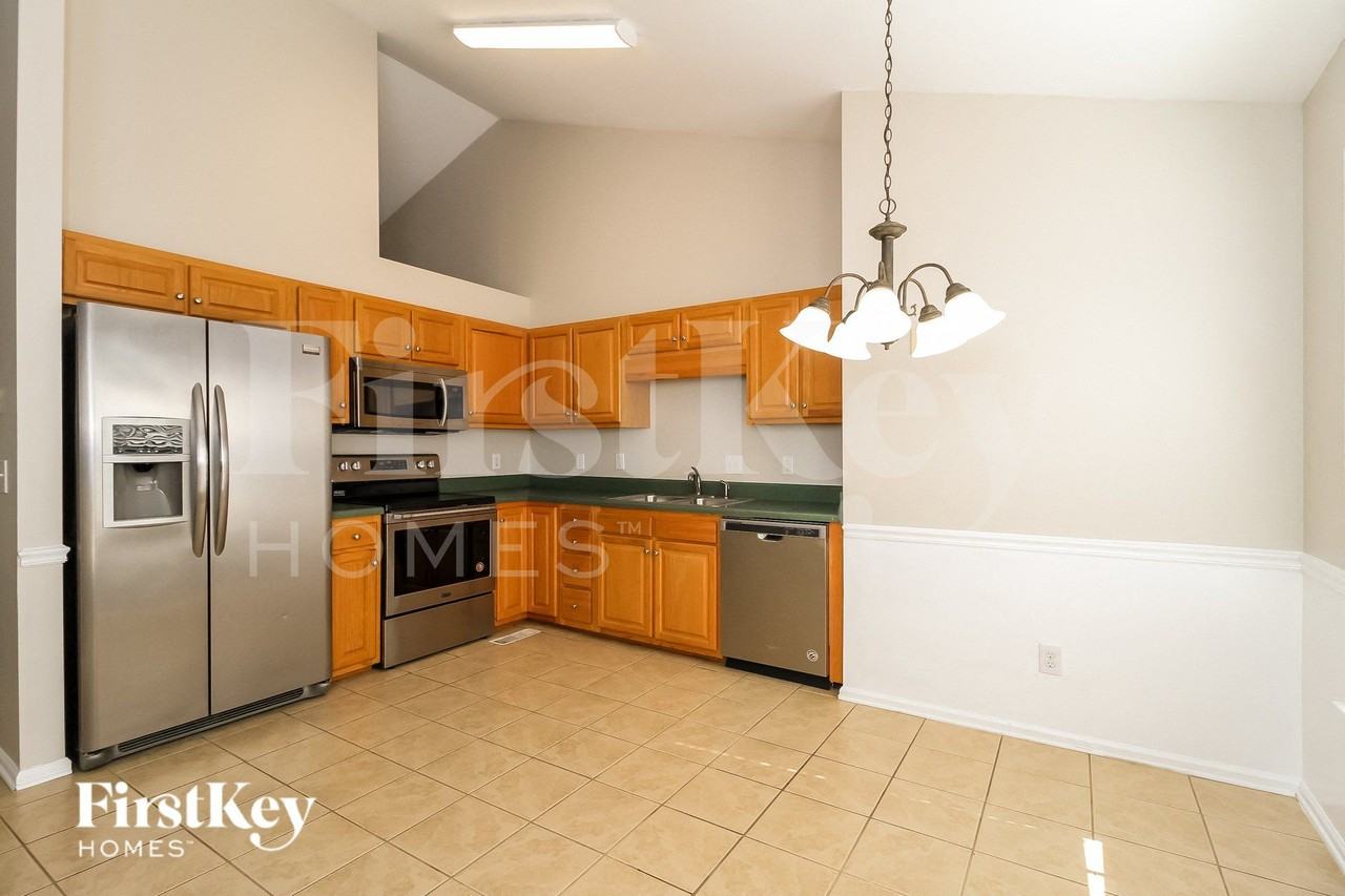 6111 Tory Ct - Photo 7 of 15