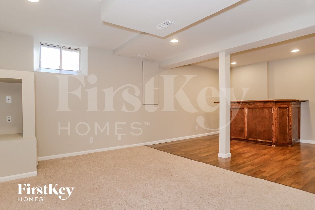 15688 S Downing Ct - Photo 7 of 15