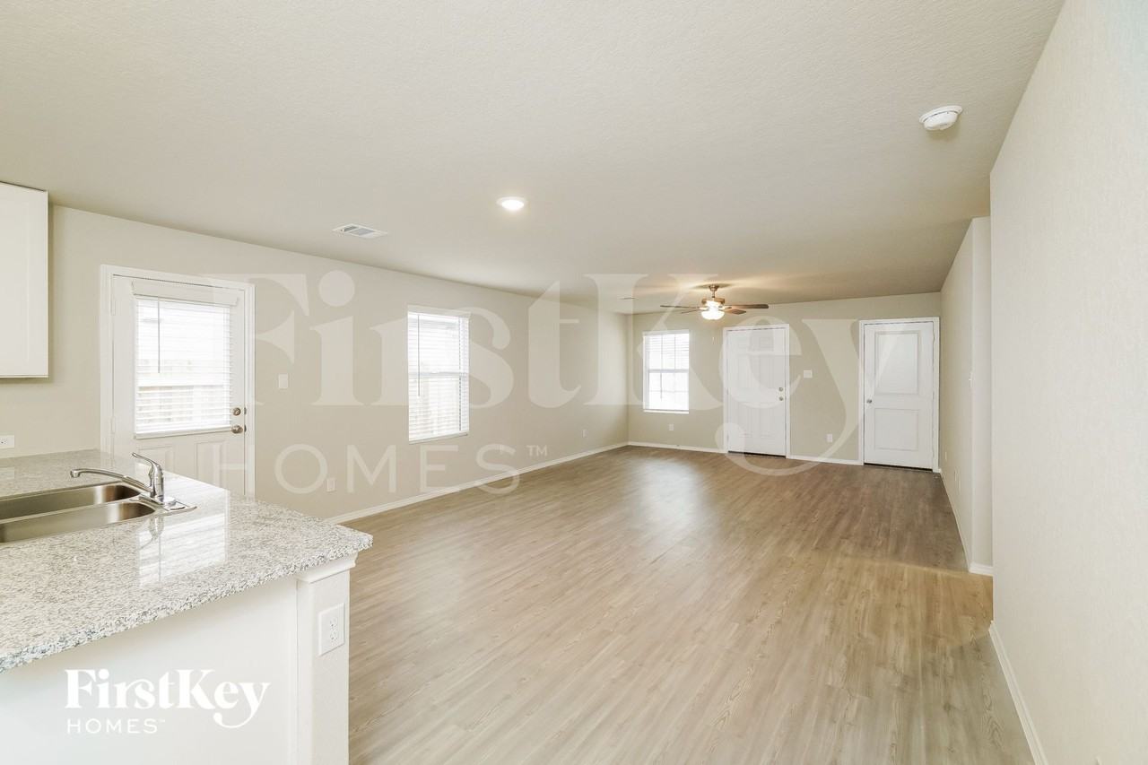 9115 Griffith Run - Photo 5 of 15