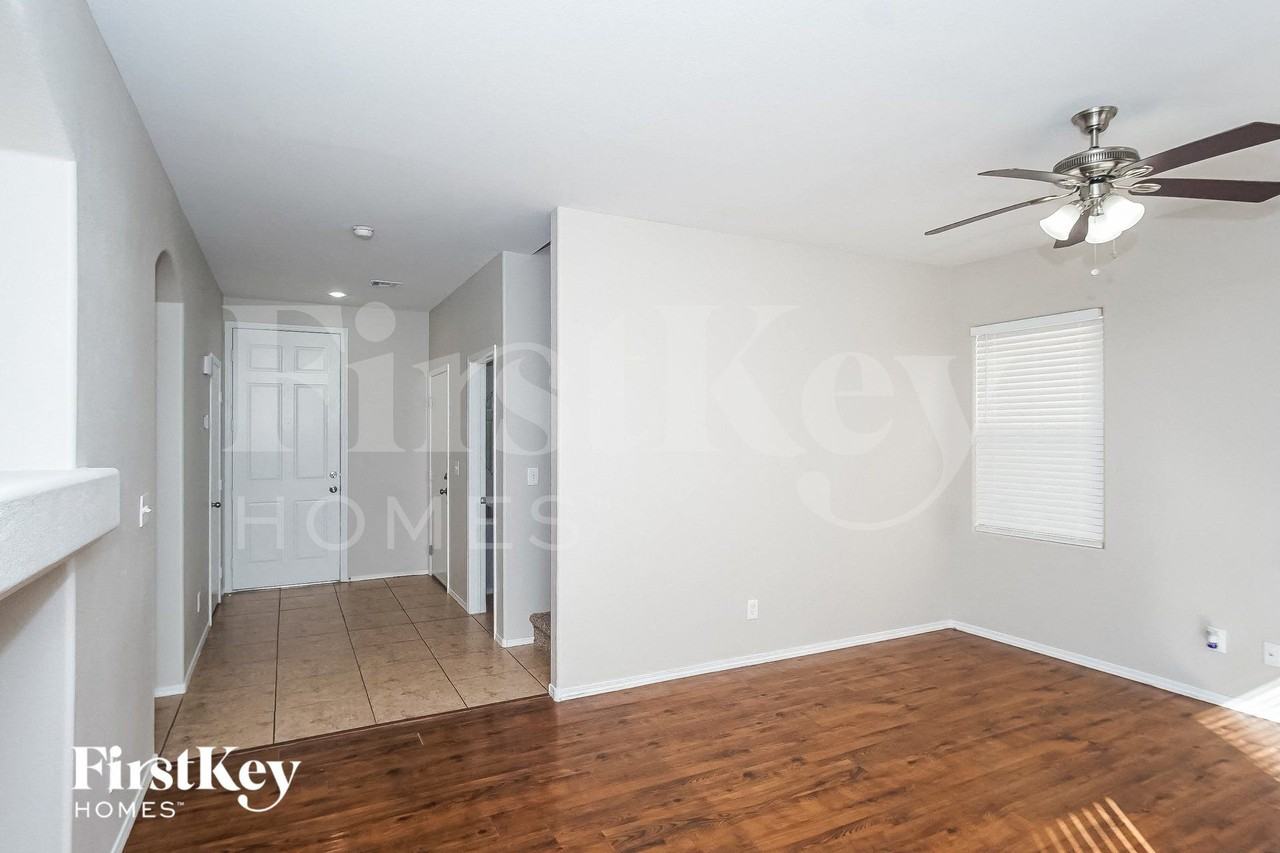 7486 Decoro St - Photo 4 of 15