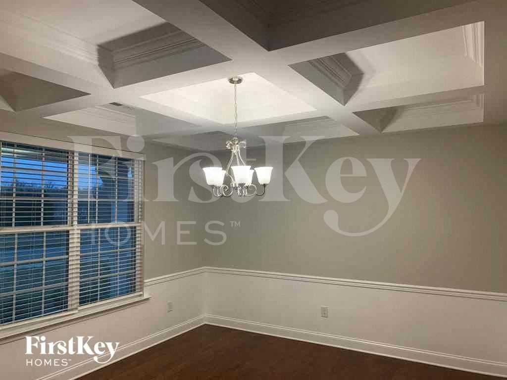 433 Melva Ln - Photo 3 of 16