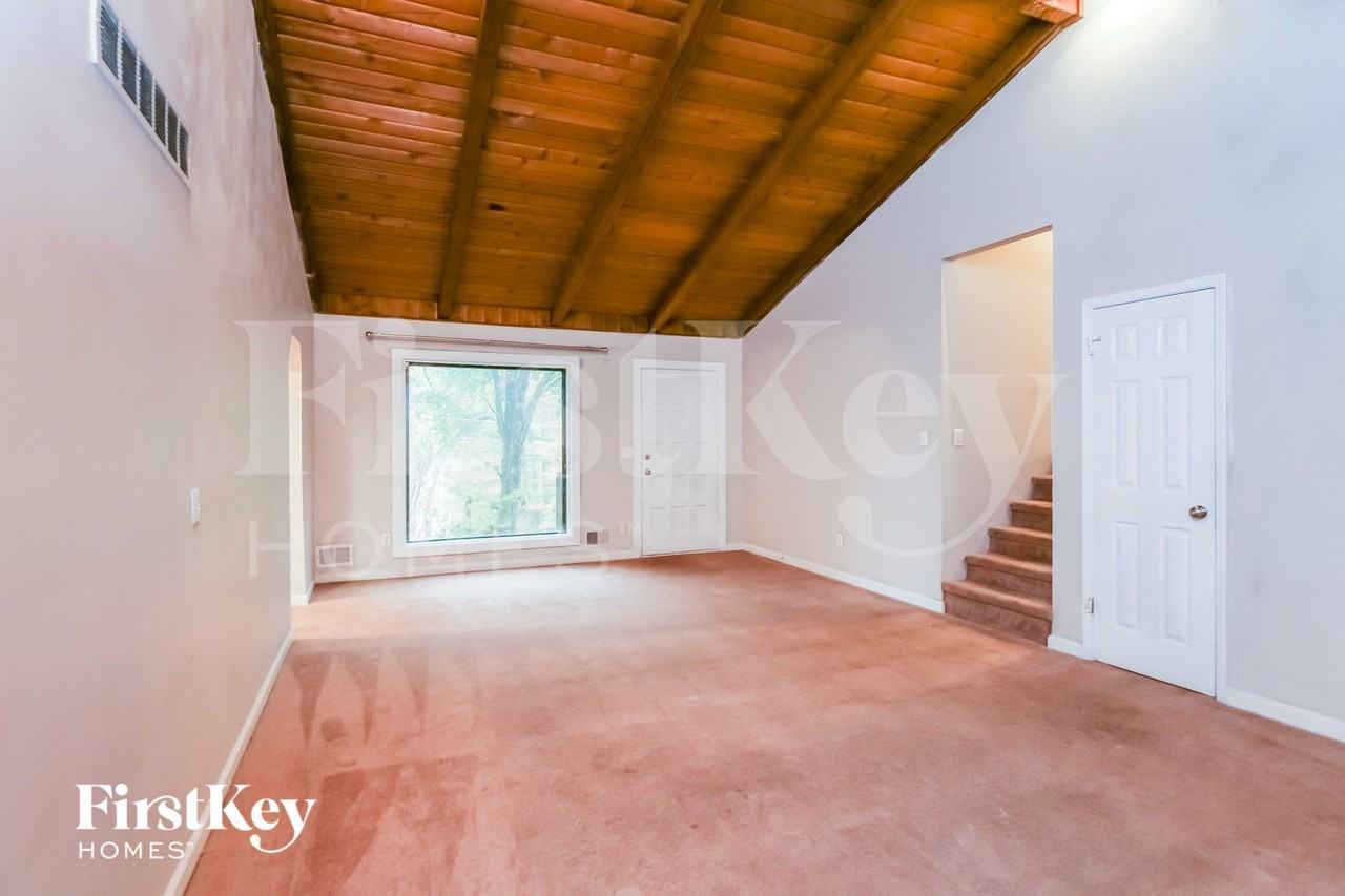 4949 Dana Dr Ne - Photo 3 of 15