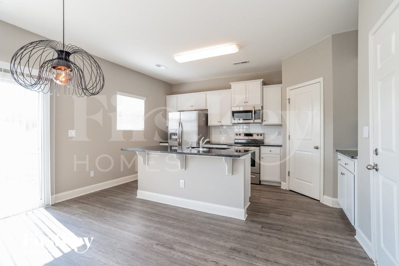 9221 Evans Creek Ct - Photo 4 of 16