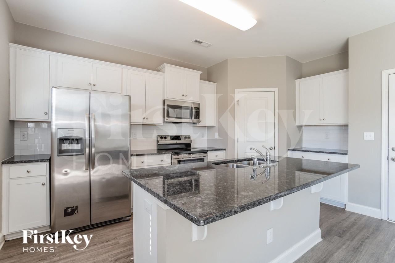 9221 Evans Creek Ct - Photo 6 of 16