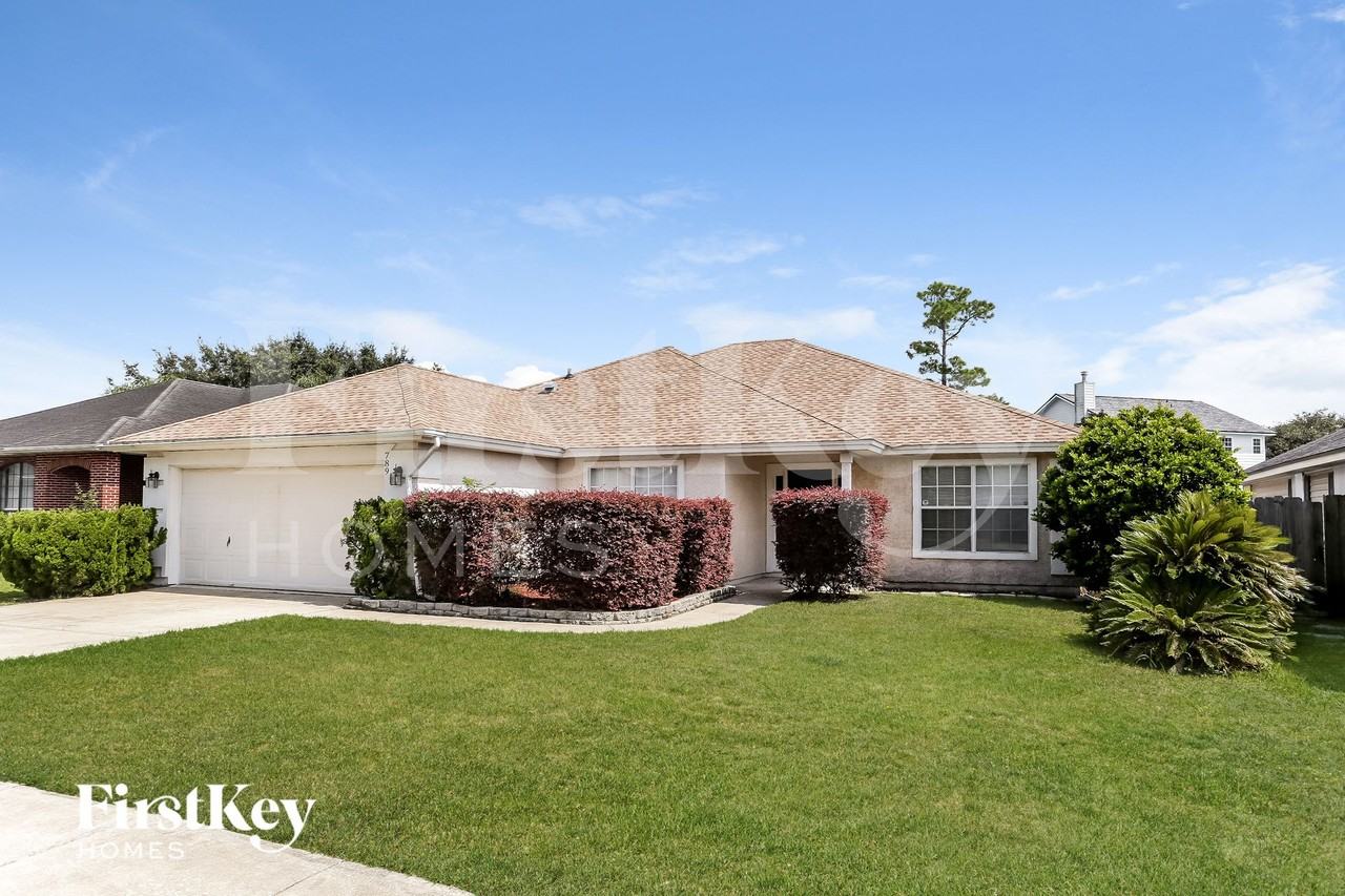 789 Hickory Lakes Dr E - Photo 2 of 15