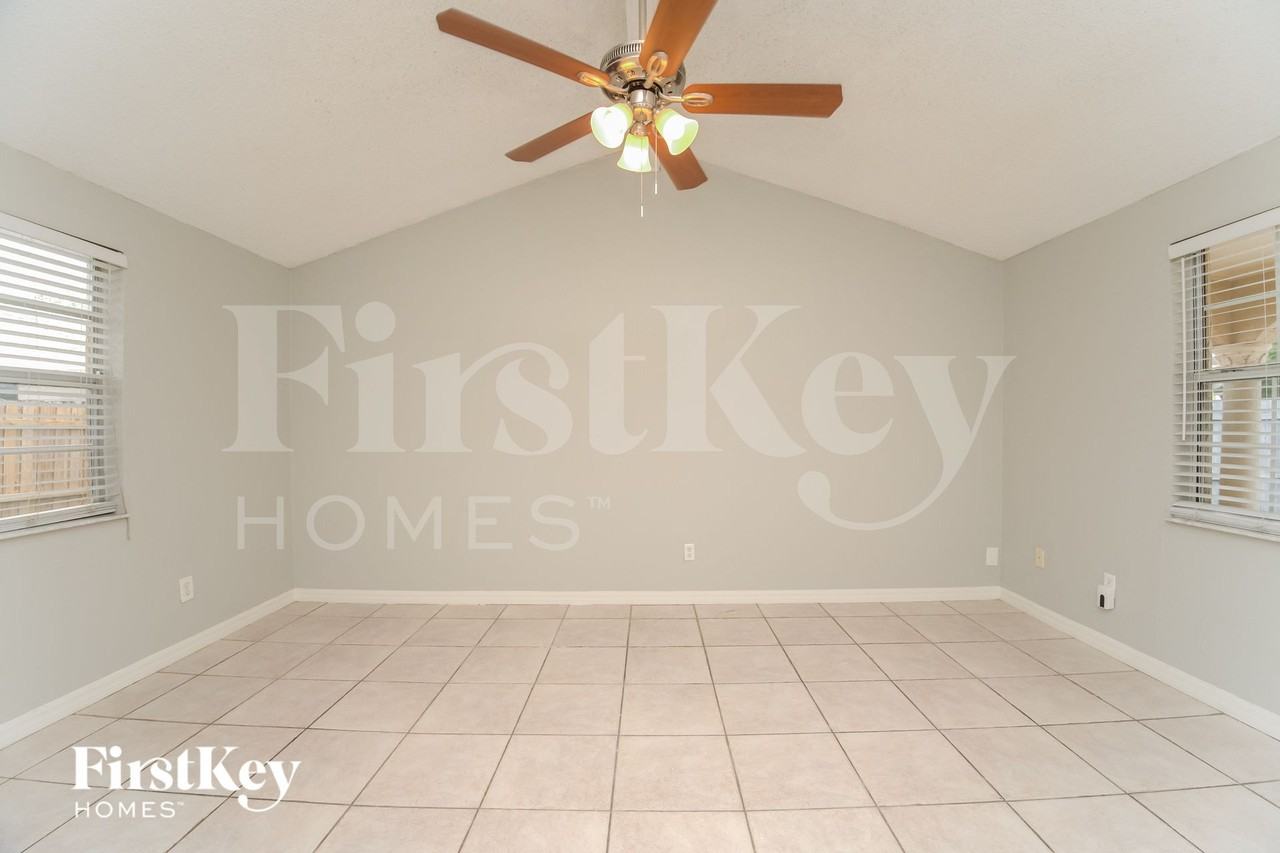 8509 Olympic Ct - Photo 2 of 15