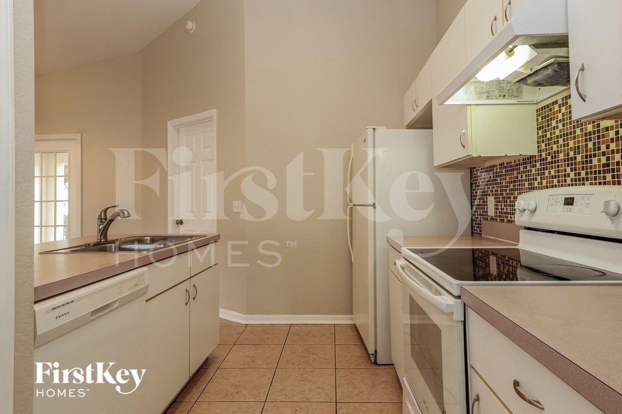 8006 Grand Pines Blvd - Photo 7 of 15