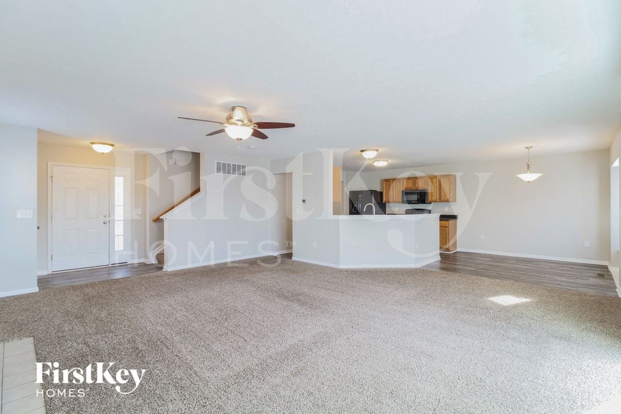 7567 Harmill Ct - Photo 5 of 15