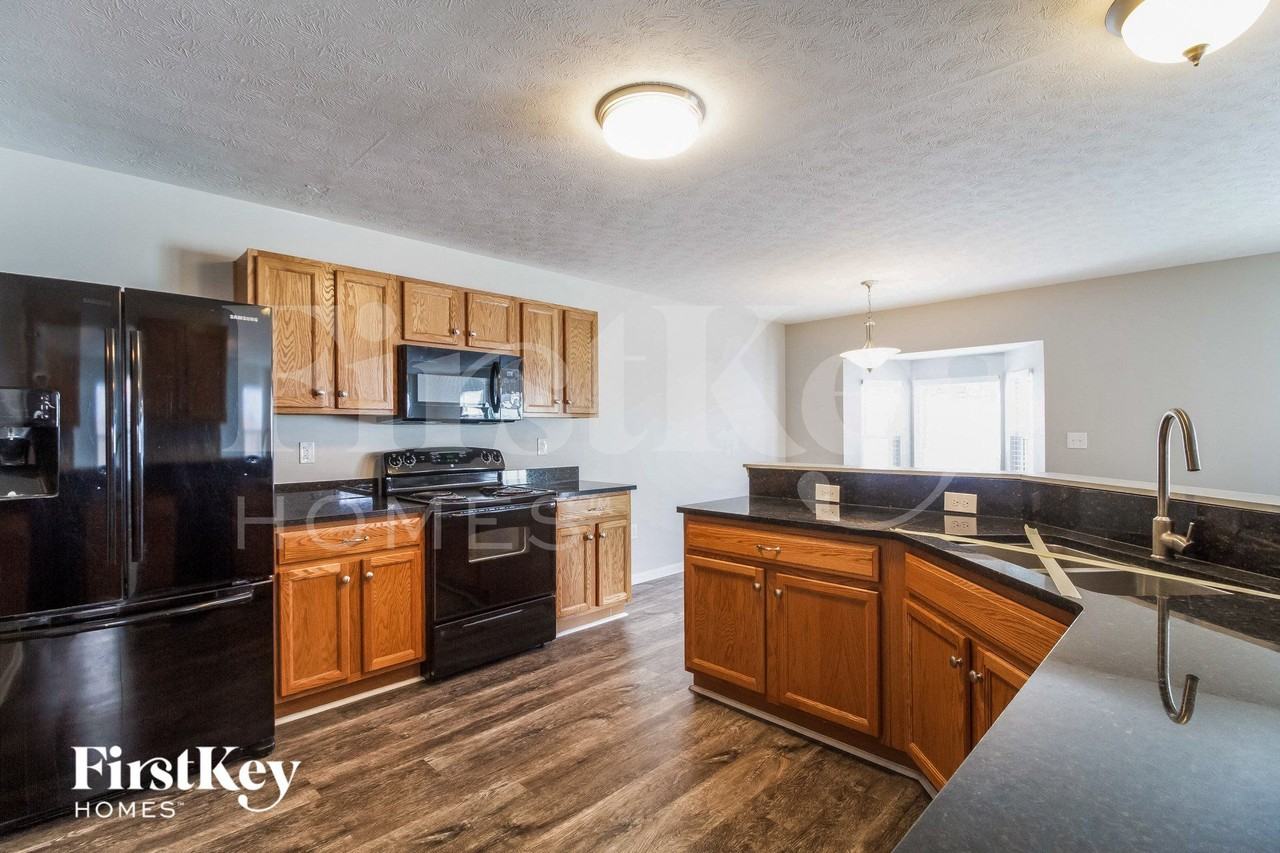 7567 Harmill Ct - Photo 7 of 15