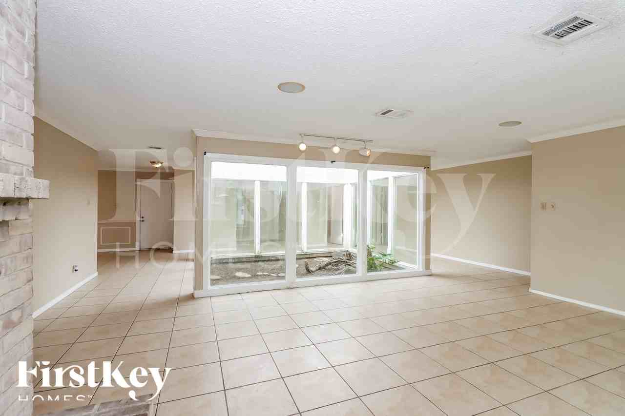 7431 Navidad Rd - Photo 5 of 18