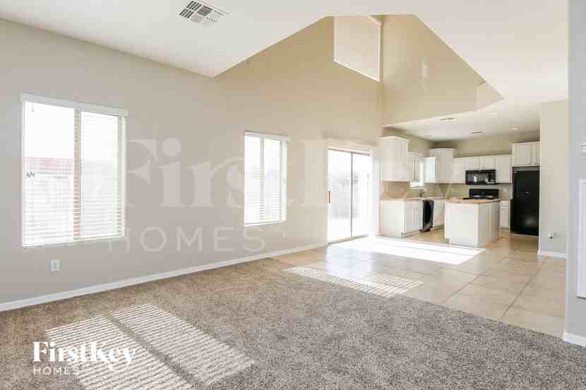 7111 N 27th Ln - Photo 2 of 15