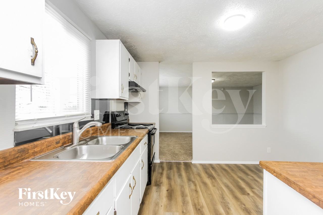 5901 Pemberly Dr - Photo 7 of 19