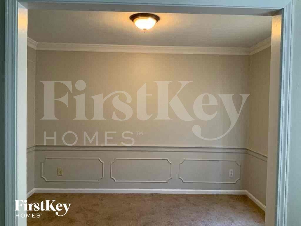 5117 Scrivener Dr - Photo 3 of 15