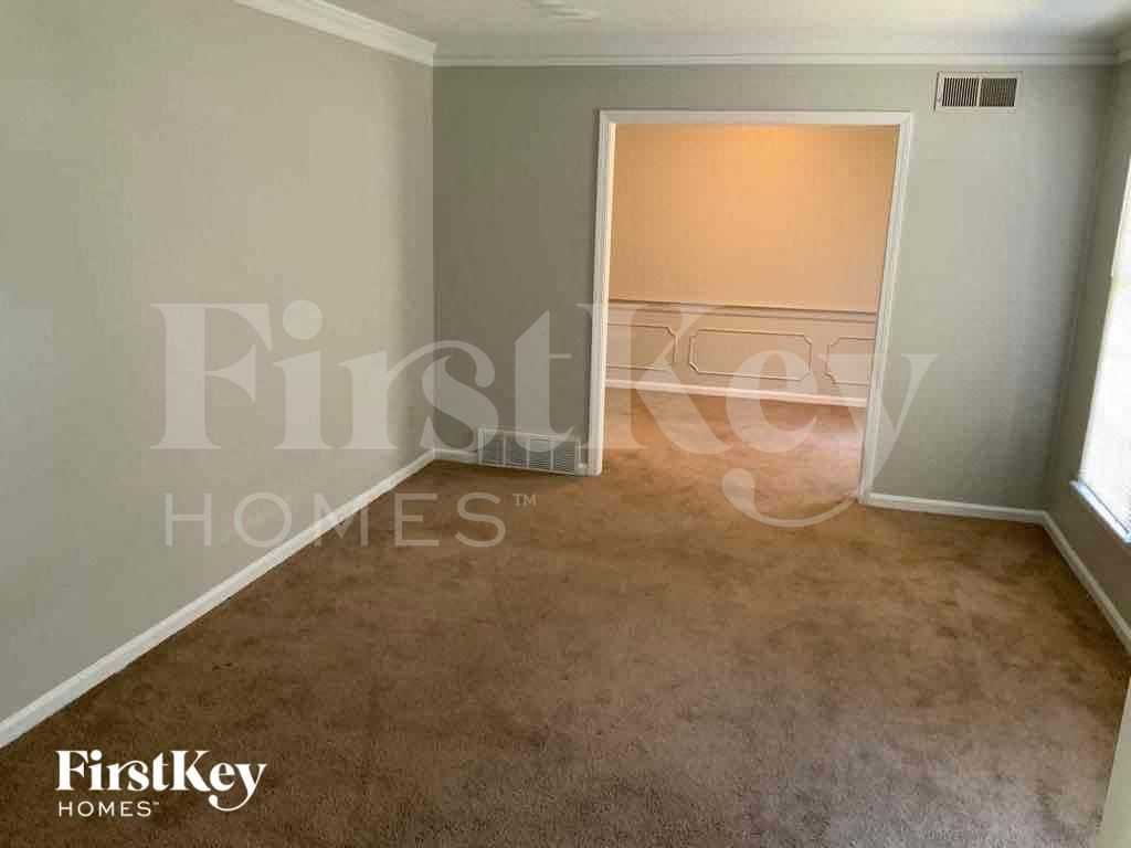 5117 Scrivener Dr - Photo 4 of 15