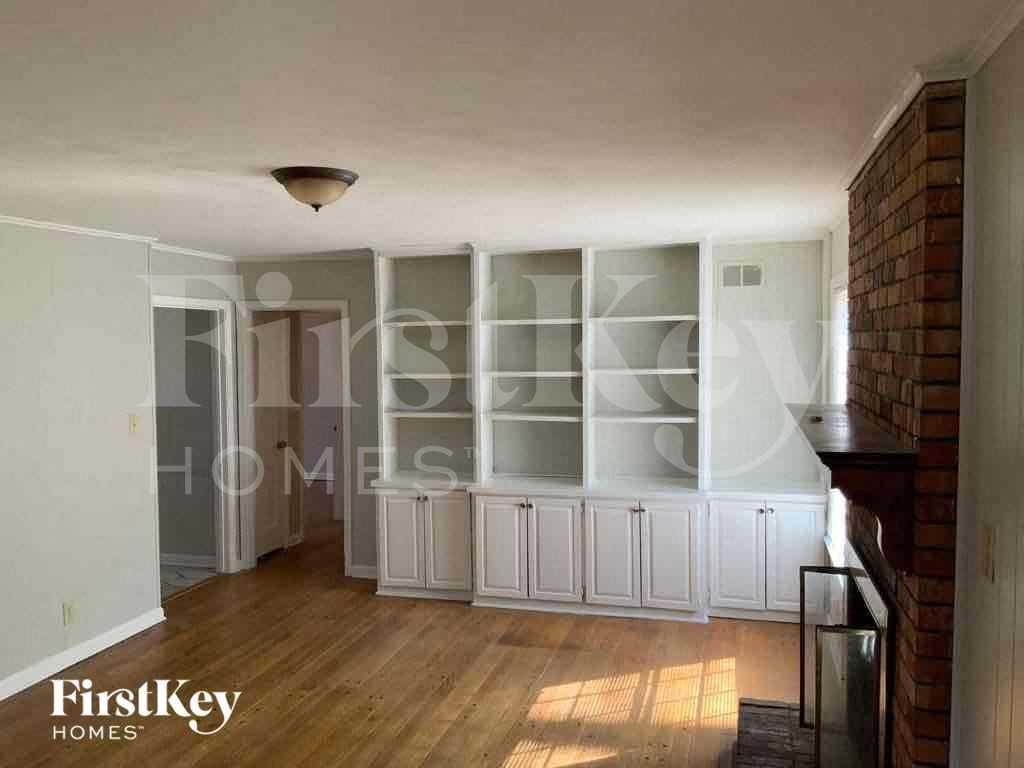 5117 Scrivener Dr - Photo 5 of 15