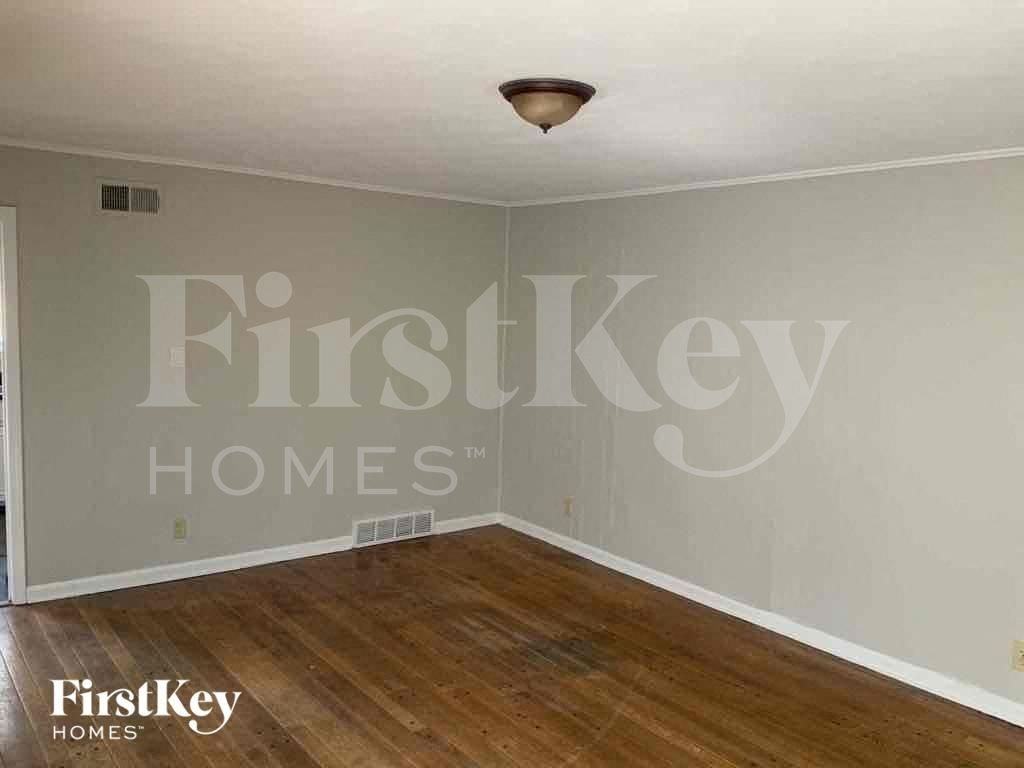 5117 Scrivener Dr - Photo 6 of 15