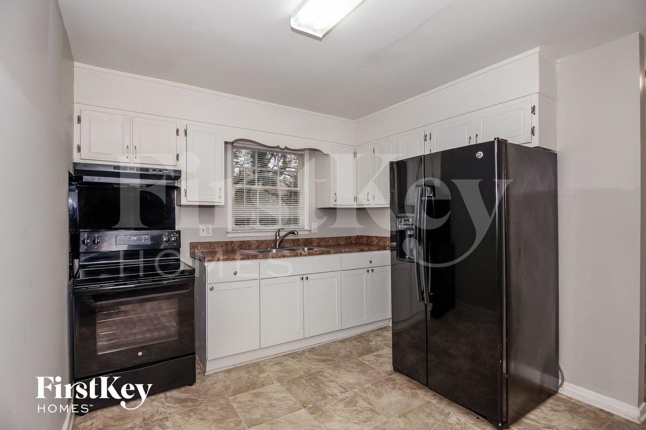 4901 Delivau Dr - Photo 7 of 14