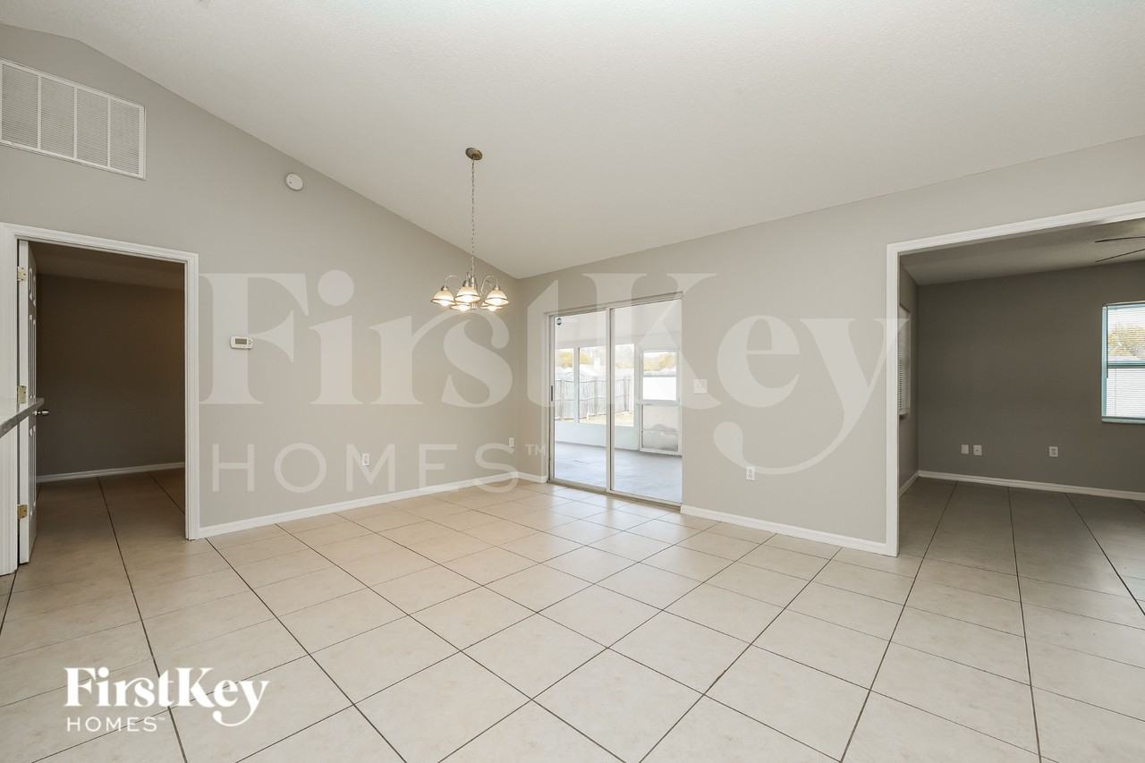 4830 Mill Run Dr - Photo 4 of 19