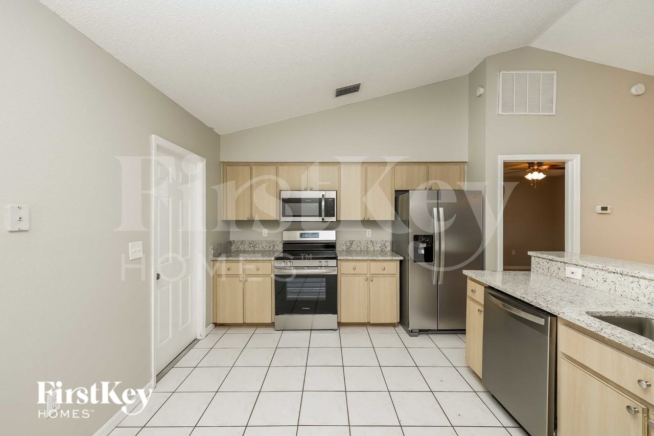 4830 Mill Run Dr - Photo 5 of 19