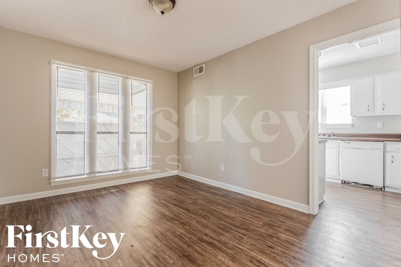 4217 Willow Park Dr - Photo 6 of 15