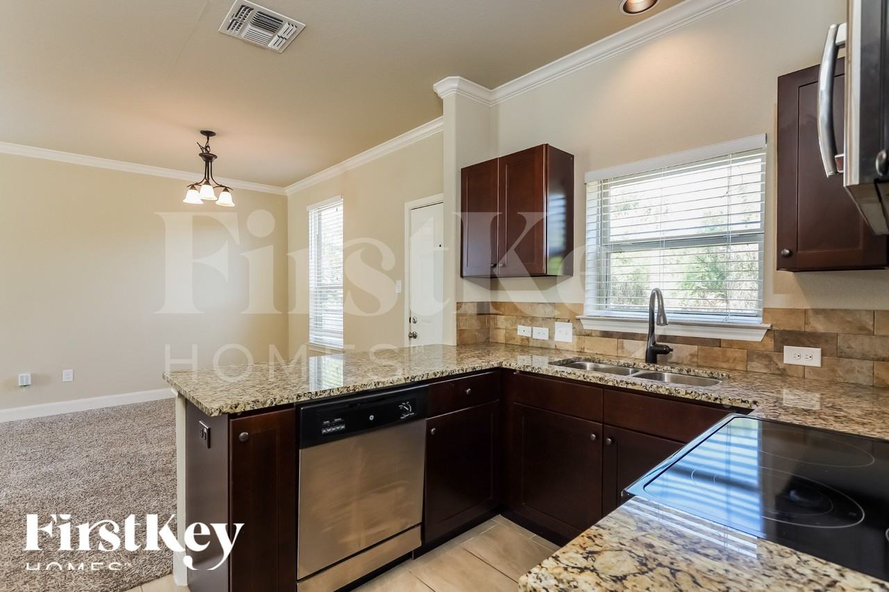 4011 Anton Dr - Photo 5 of 15