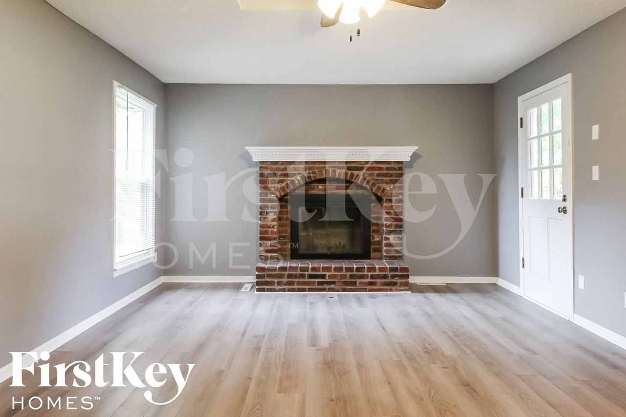 303 Monroe Ave - Photo 3 of 15