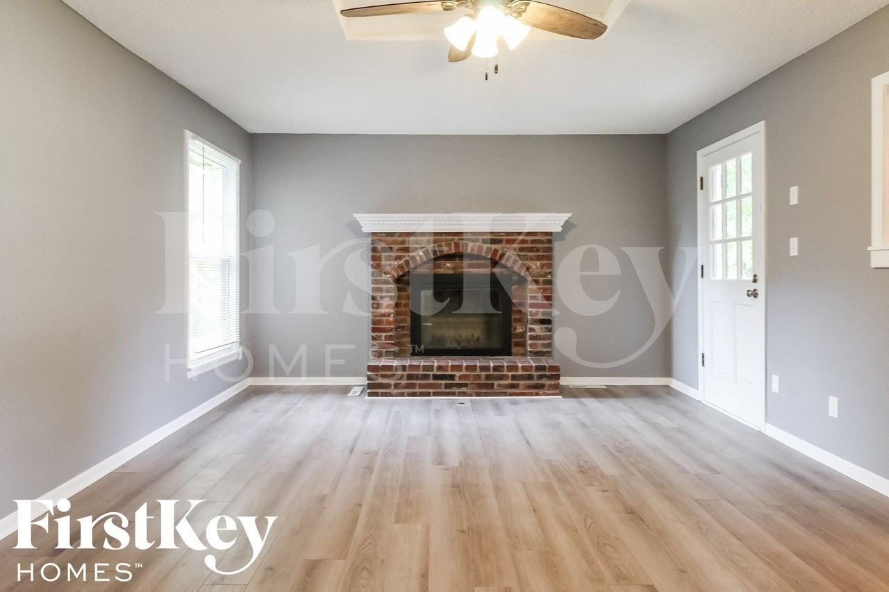 303 Monroe Ave - Photo 4 of 15