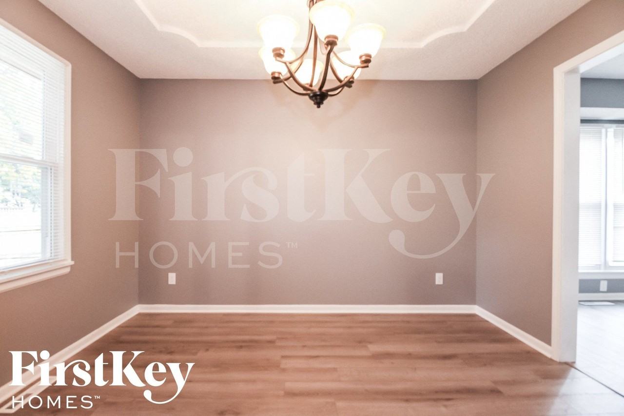 303 Monroe Ave - Photo 5 of 15