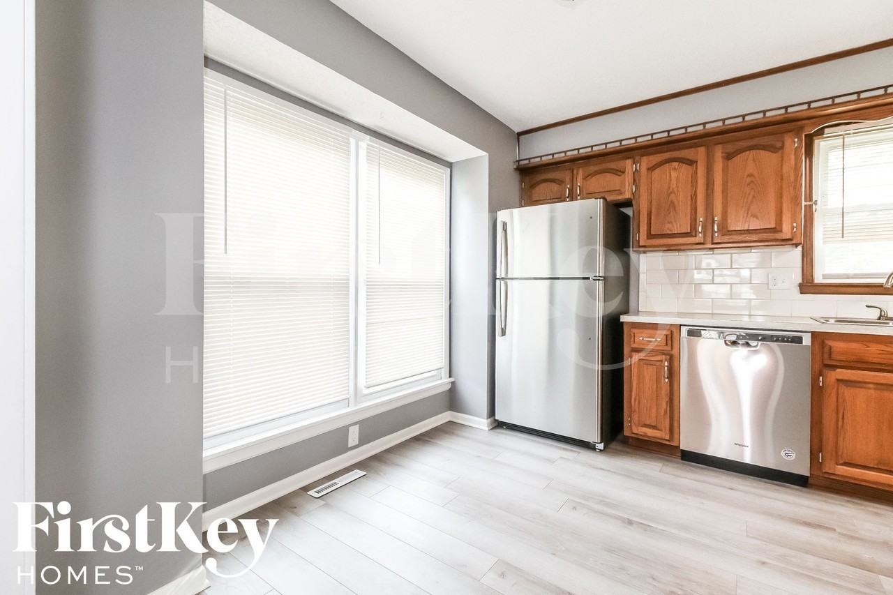 303 Monroe Ave - Photo 6 of 15