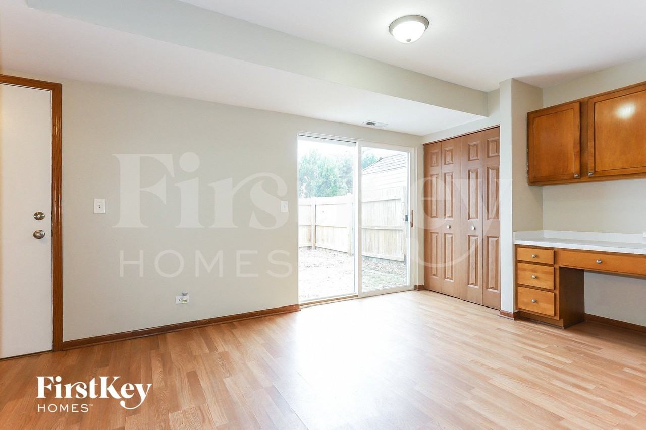 1662 Park Vista Ln - Photo 5 of 15