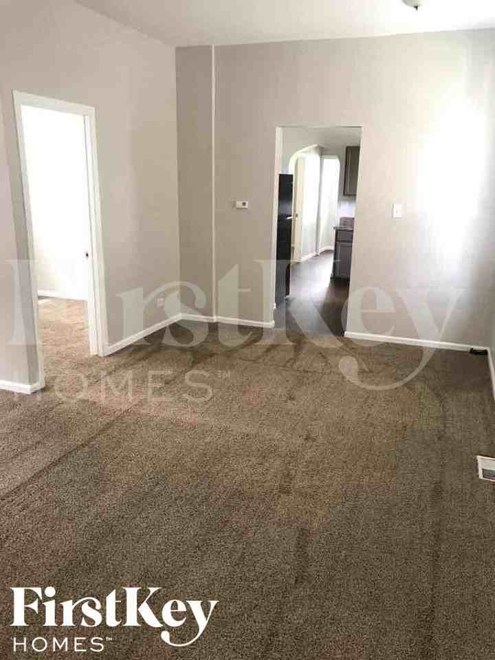 14522 S Short St - Photo 2 of 10