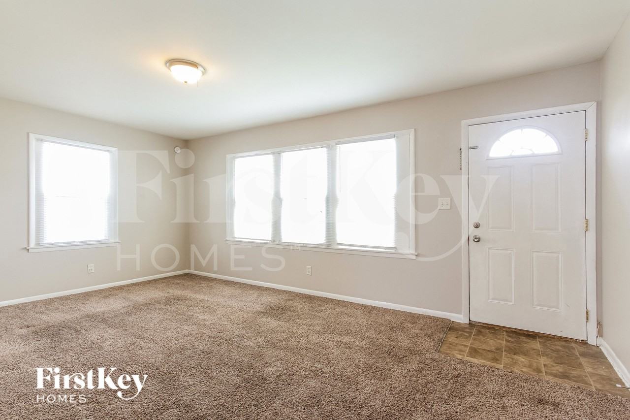 1425 Western Dr - Photo 3 of 15