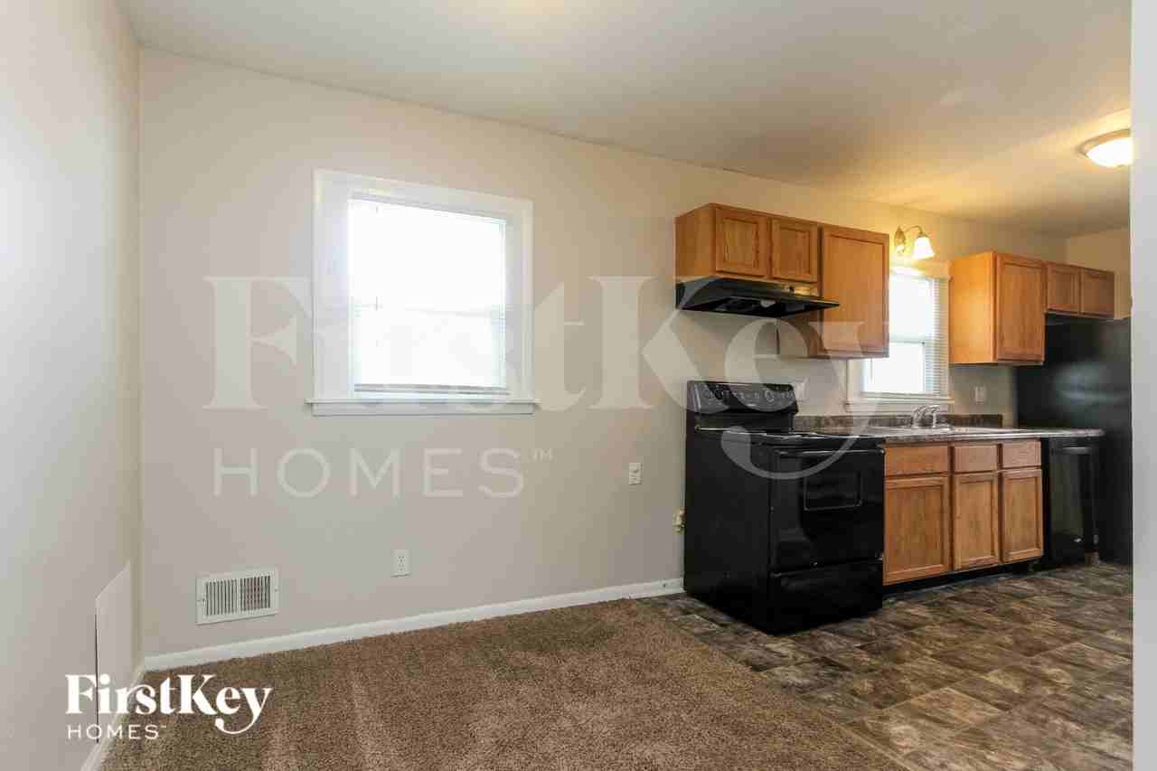 1425 Western Dr - Photo 4 of 15