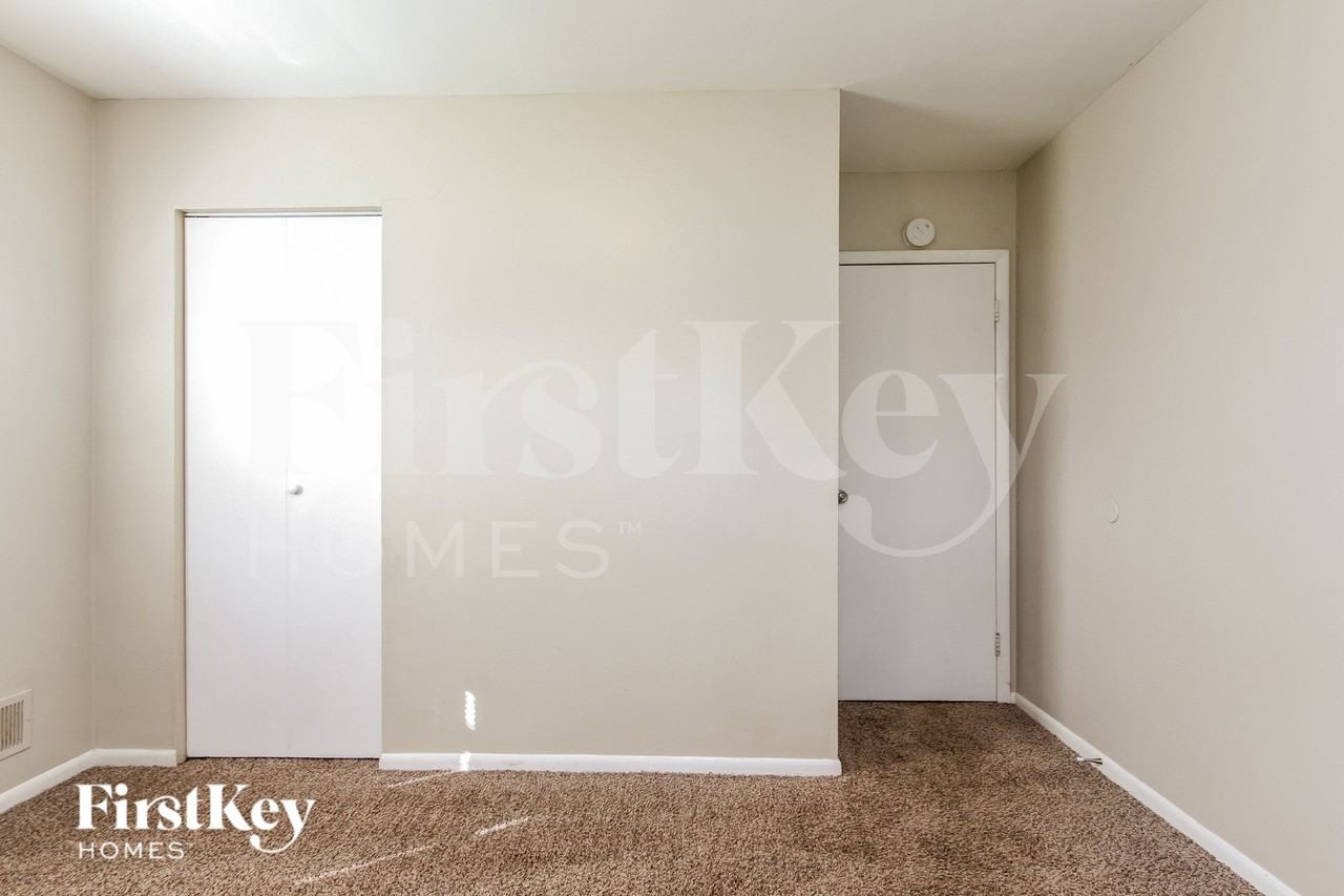 1425 Western Dr - Photo 6 of 15