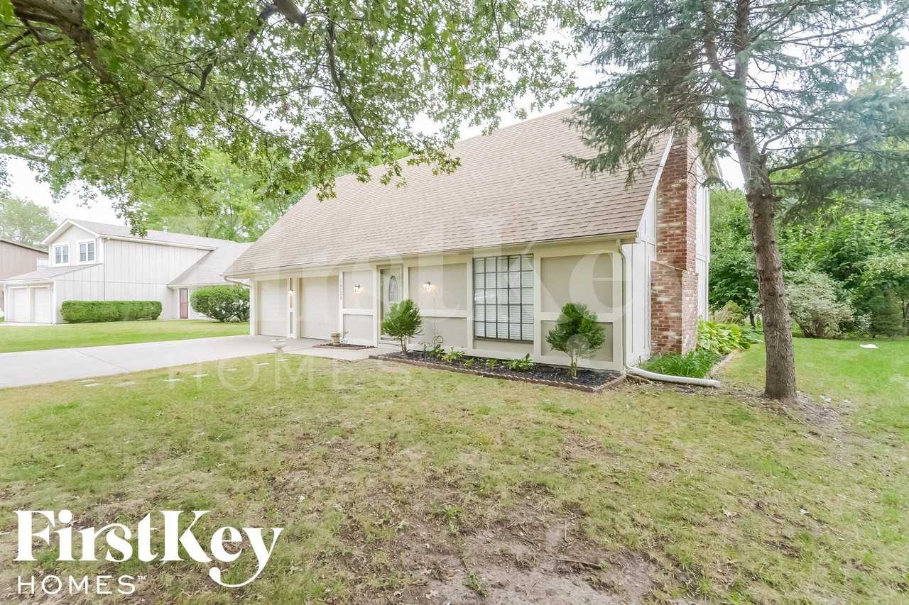 14128 S Summertree Ln - Photo 2 of 15