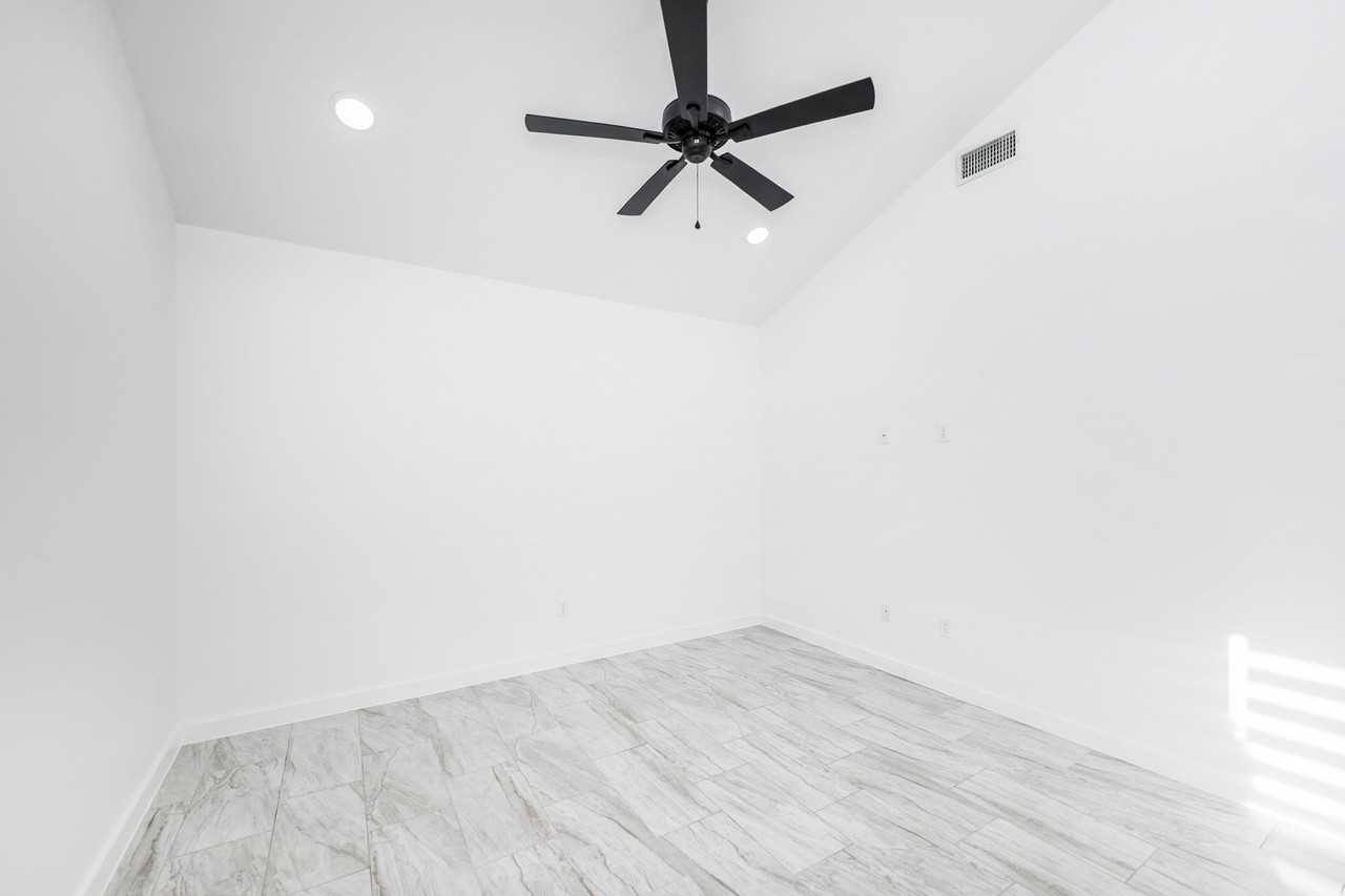 3911 Casa Blanca Rd - Photo 3 of 34