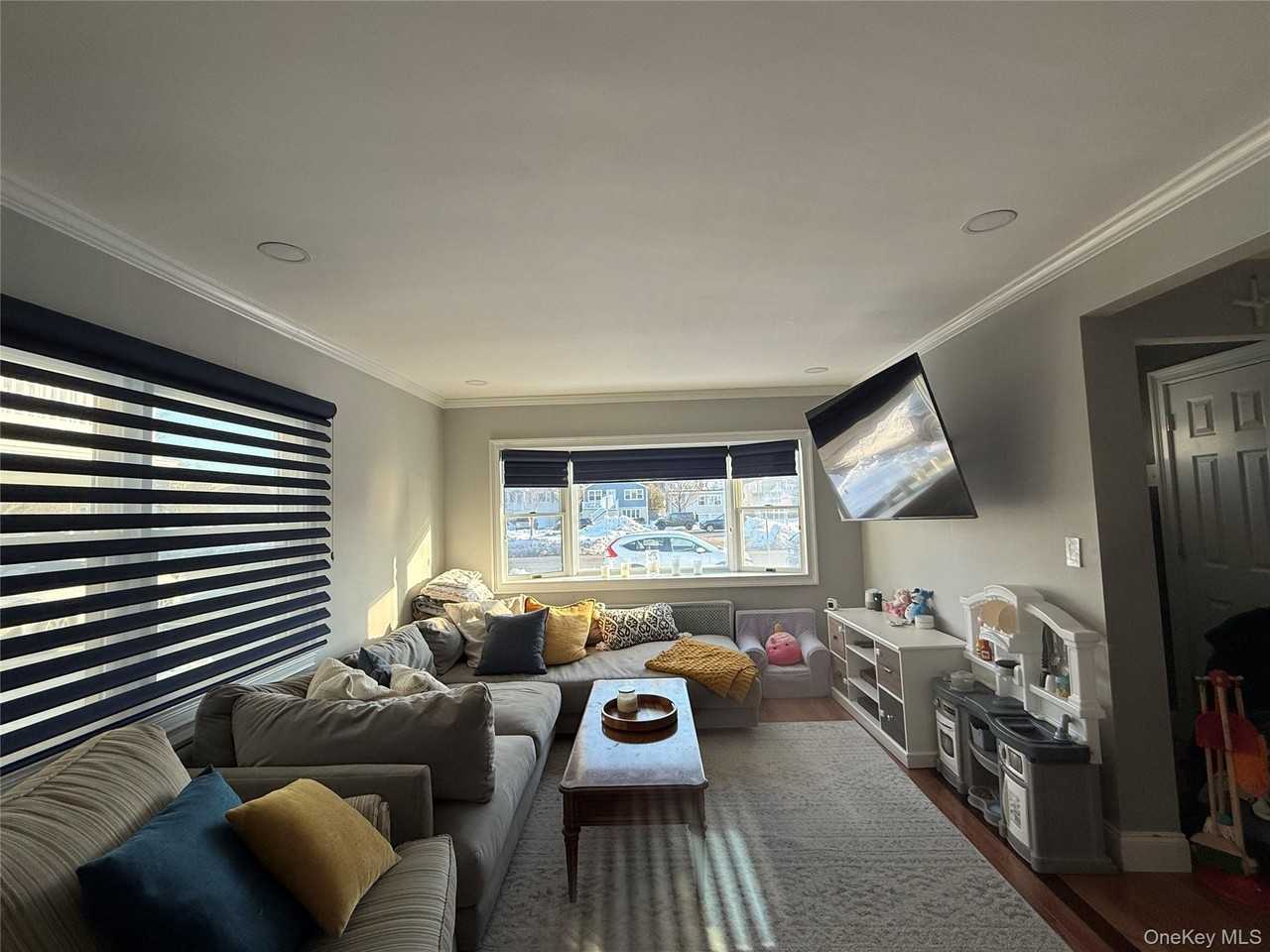 433 W Park Ave ##1 - Photo 4 of 19