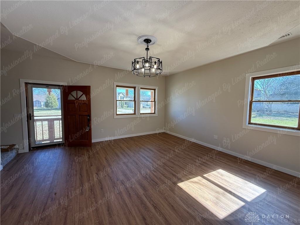 3309 Sharon Ave - Photo 5 of 49