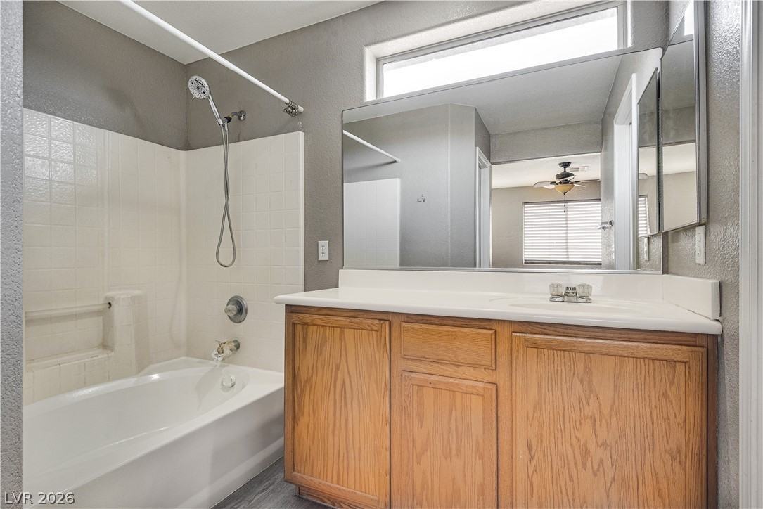 3824 Badgerbrook St - Photo 4 of 6