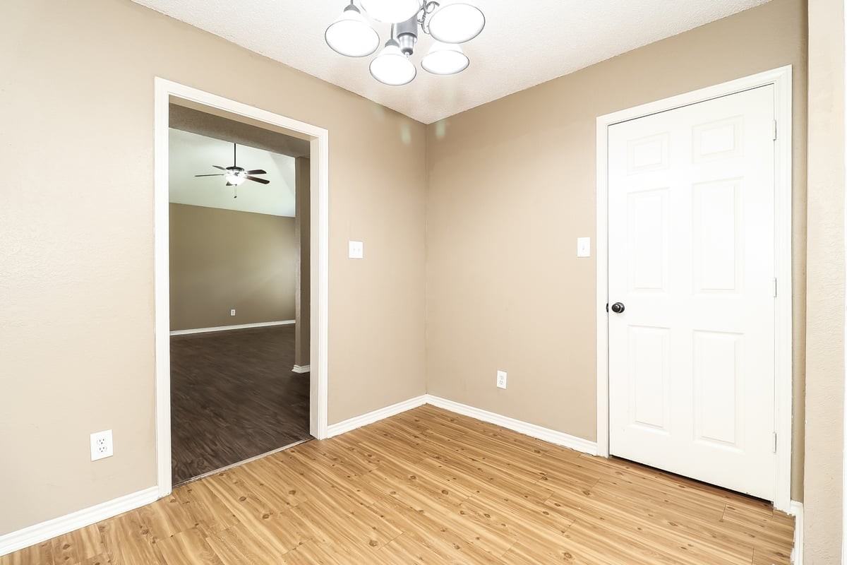 10253 Sunset View Dr - Photo 7 of 16