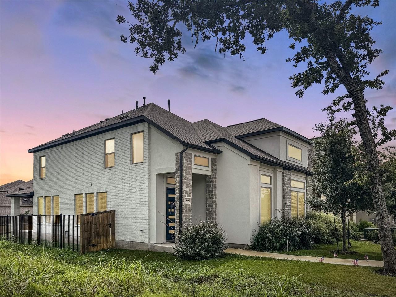 936 Azul Lagoon Dr - Photo 2 of 29