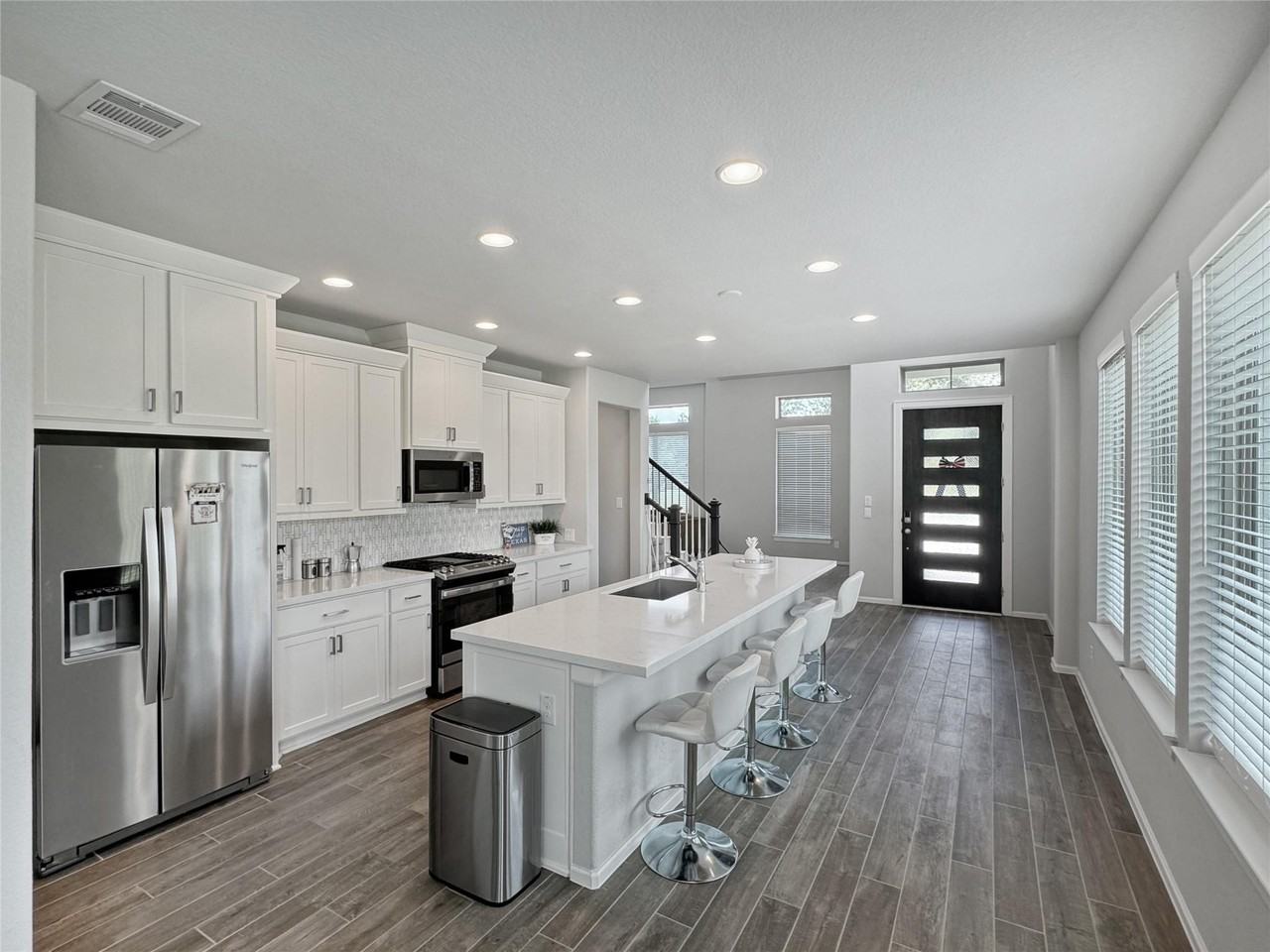 936 Azul Lagoon Dr - Photo 3 of 29