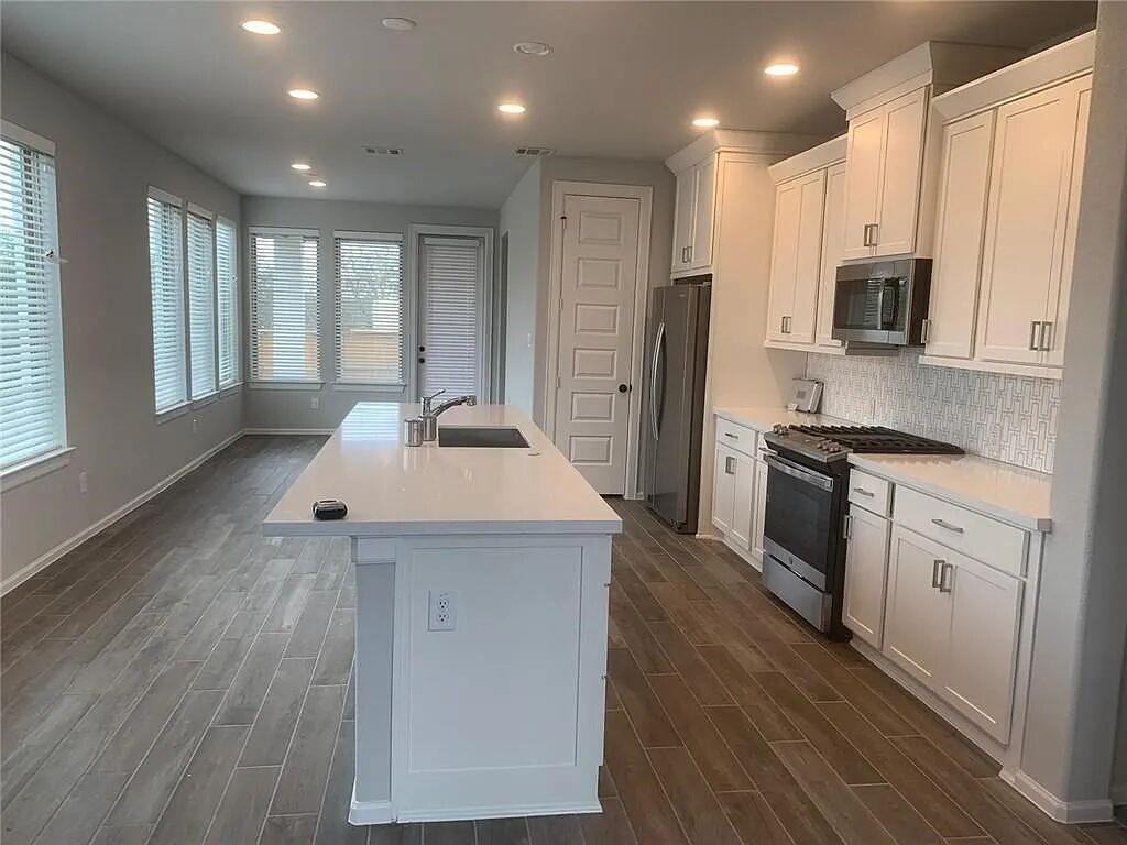 936 Azul Lagoon Dr - Photo 4 of 29